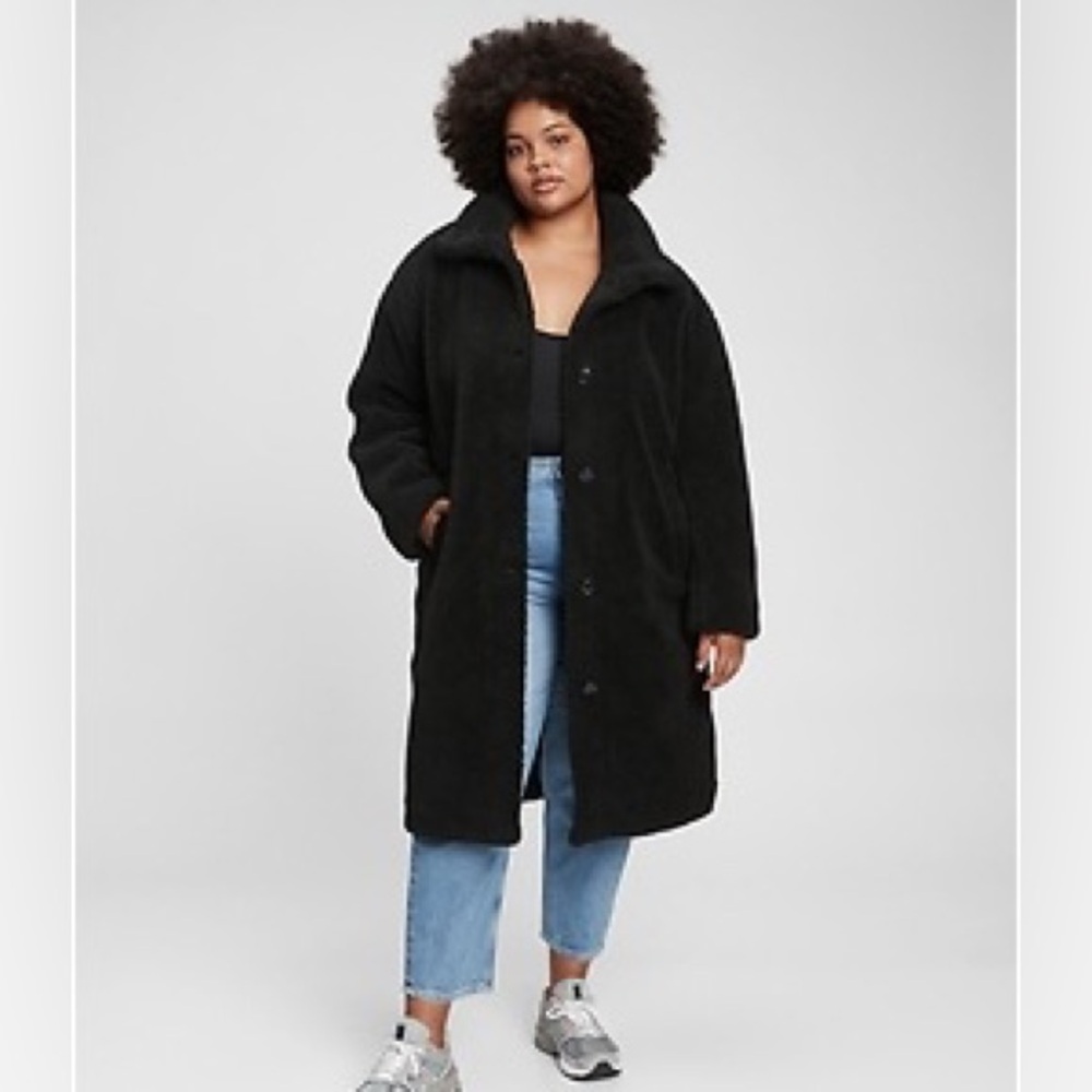 GAP Women’s Black Sherpa Coat